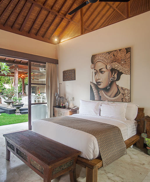 Villa Avalon Guest House - Guest suite two with pool view